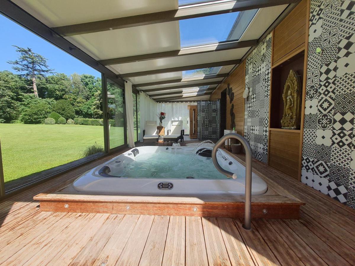 Les Mazeraies Maison D'Hotes Avec Spa Savonnieres Bagian luar foto