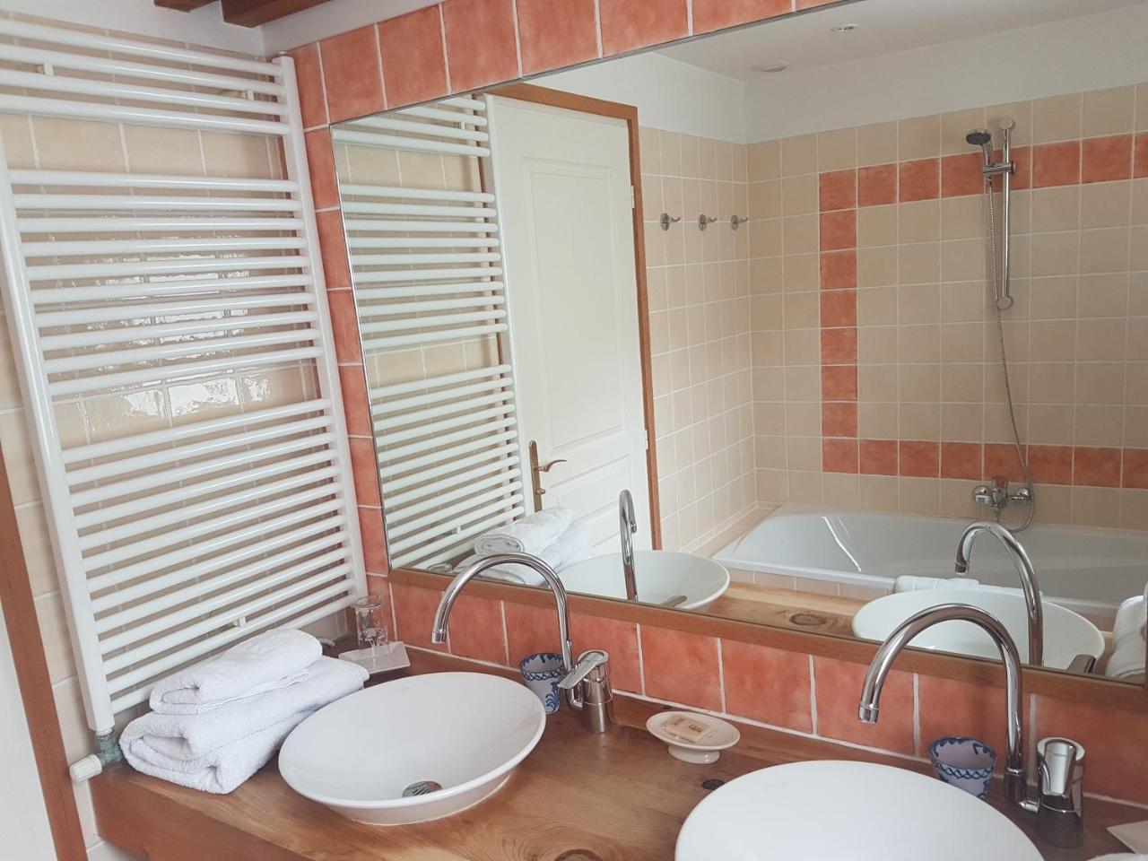 Les Mazeraies Maison D'Hotes Avec Spa Savonnieres Bagian luar foto
