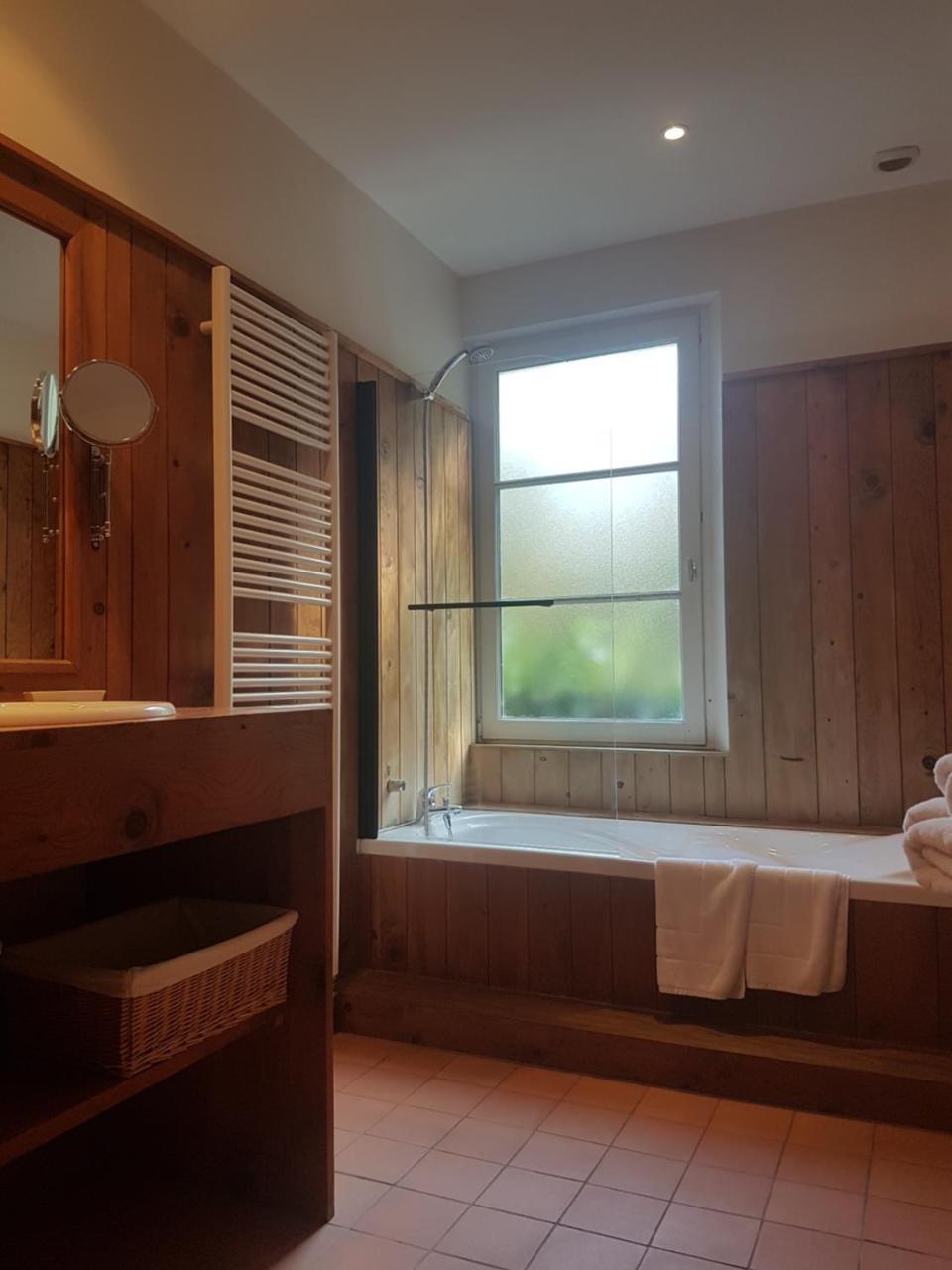 Les Mazeraies Maison D'Hotes Avec Spa Savonnieres Bagian luar foto