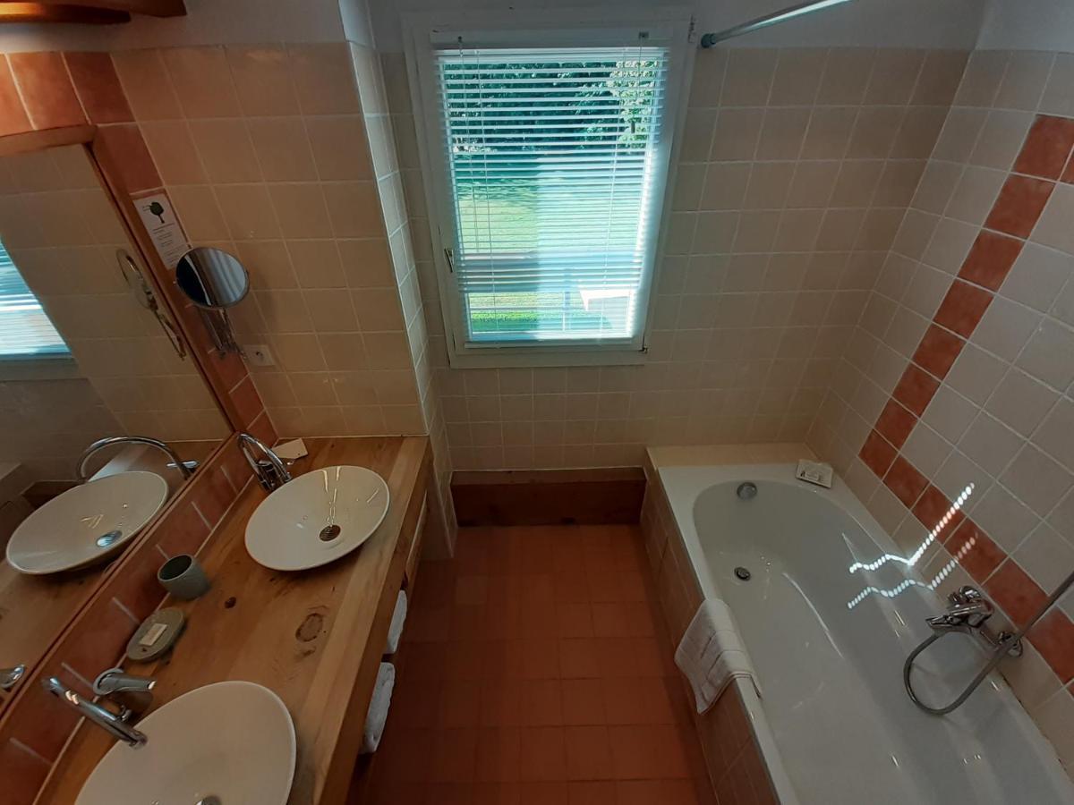 Les Mazeraies Maison D'Hotes Avec Spa Savonnieres Bagian luar foto