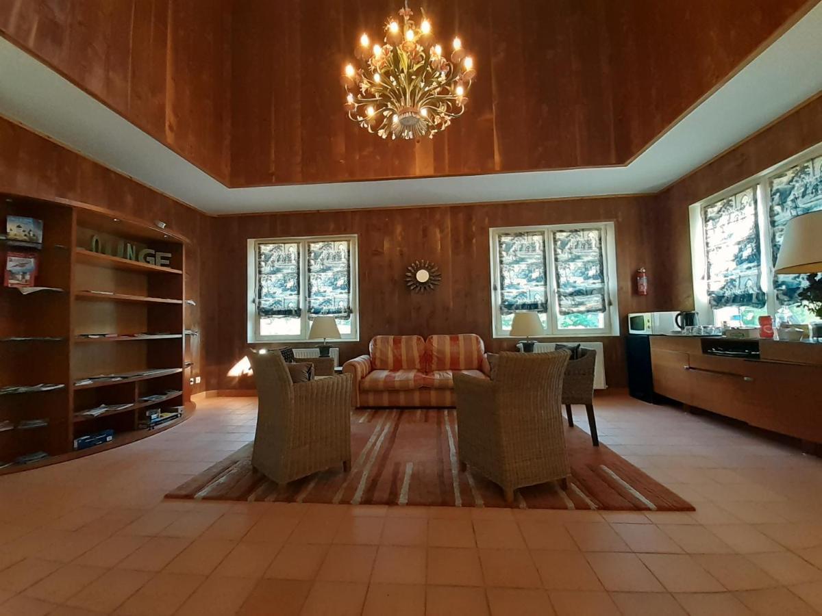 Les Mazeraies Maison D'Hotes Avec Spa Savonnieres Bagian luar foto