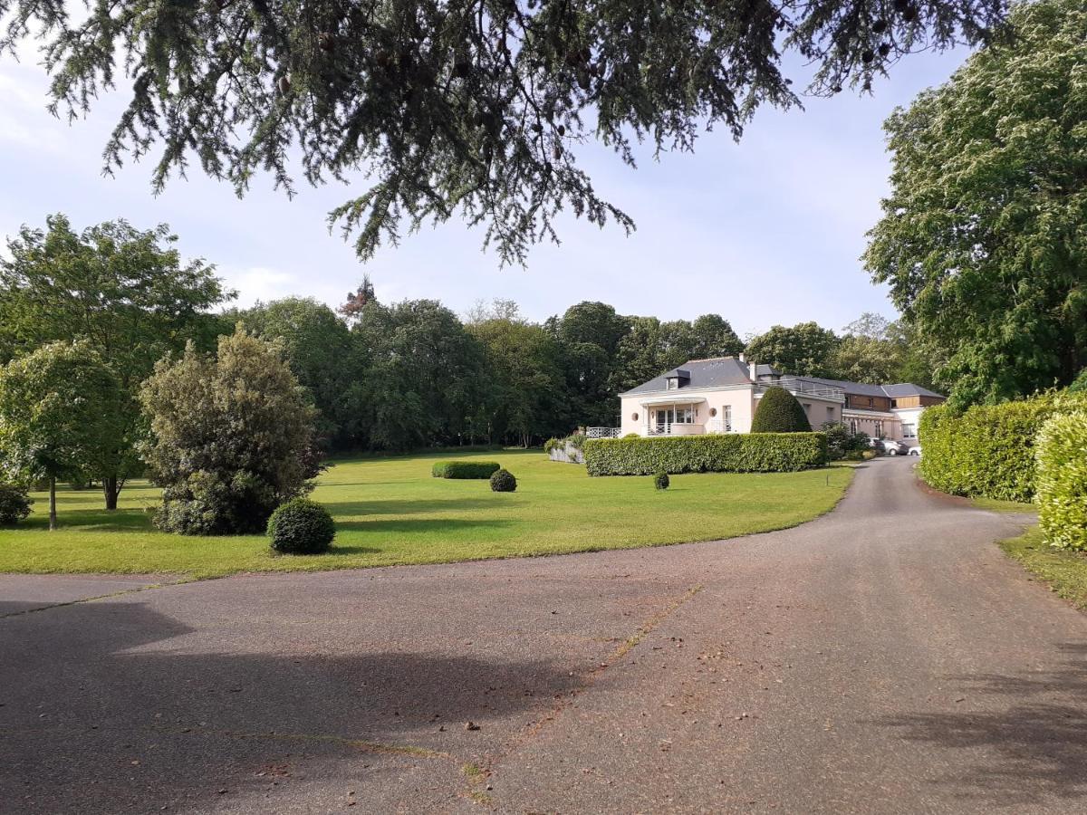 Les Mazeraies Maison D'Hotes Avec Spa Savonnieres Bagian luar foto